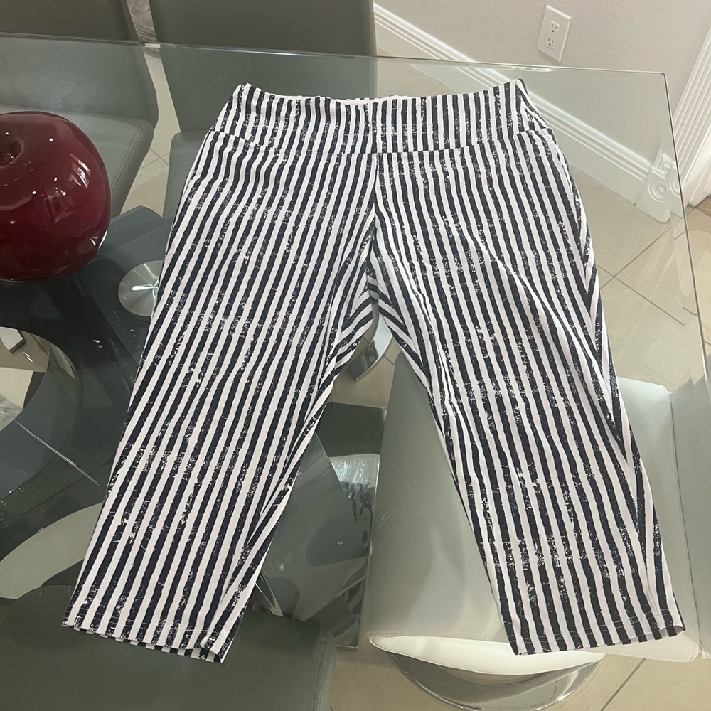 Suave Tummy Control Capri Leggings Size XL